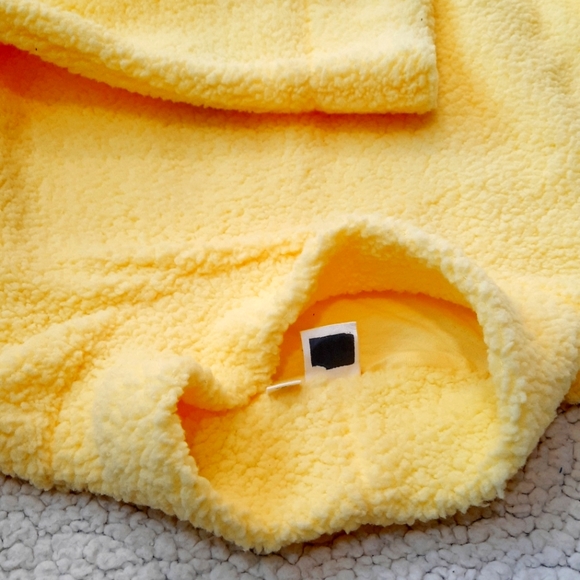 GAP Women’s YELLOW Sherpa Pullover Mockneck Medium NWOT - Picture 10 of 15